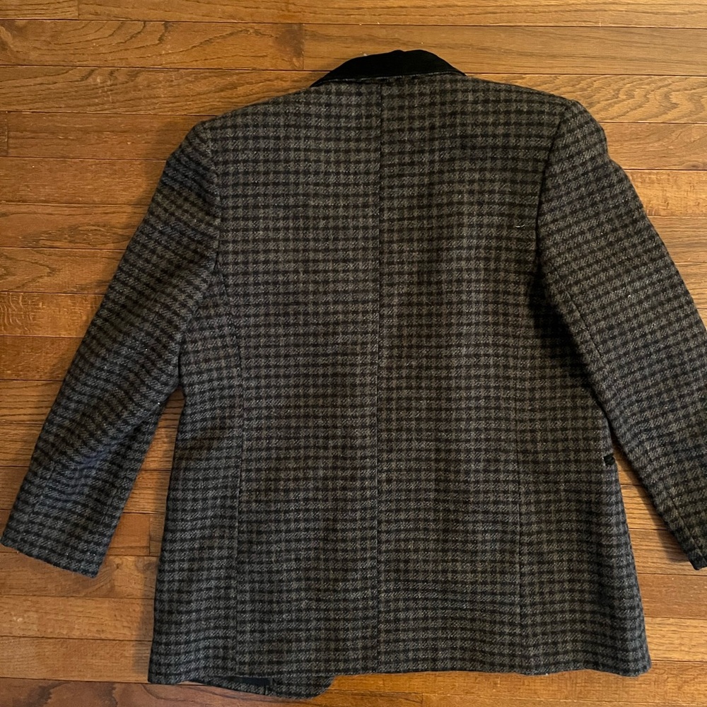Harvé Benard Black and Gray Houndstooth Blazer - Picture 7 of 8